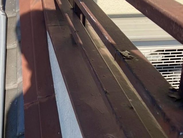 加古川市で雨漏りを引き起こした笠木